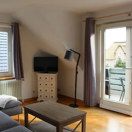 Apartment Schmuck Un Fien - Gemuetliches Urlaubszuhause Mit 2 Schlafzimmern Im Wunderschoenen Ortsteil Dorf Fuer Familien- Freunde- Und Paarurlaub